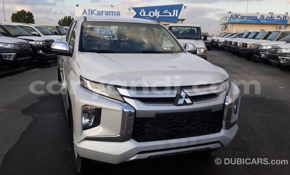 Acheter Import Voiture Mitsubishi L200 Blanc à Import - Dubai, Zambie Acheter Import Voiture Mitsubishi L200 Blanc à Import - Dubai, Zambie