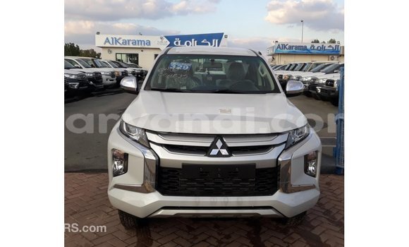 Acheter Import Voiture Mitsubishi L200 Blanc à Import - Dubai, Zambie Acheter Import Voiture Mitsubishi L200 Blanc à Import - Dubai, Zambie
