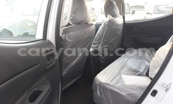 Acheter Import Voiture Mitsubishi L200 Blanc à Import - Dubai, Zambie Acheter Import Voiture Mitsubishi L200 Blanc à Import - Dubai, Zambie