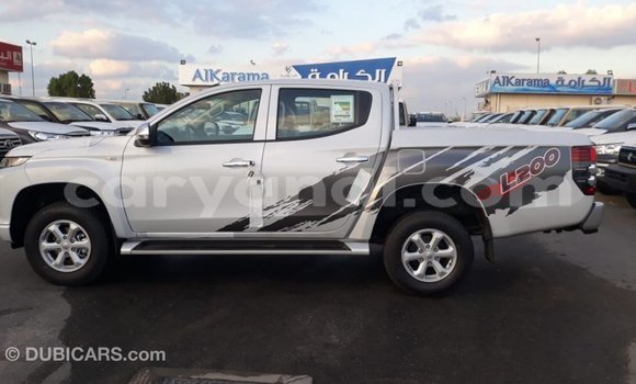 Acheter Import Voiture Mitsubishi L200 Blanc à Import - Dubai, Zambie Acheter Import Voiture Mitsubishi L200 Blanc à Import - Dubai, Zambie