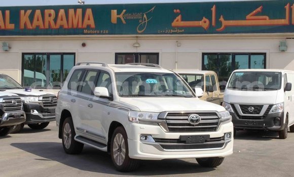 Acheter Import Voiture Toyota Land Cruiser Blanc à Import - Dubai, Zambie Acheter Import Voiture Toyota Land Cruiser Blanc à Import - Dubai, Zambie