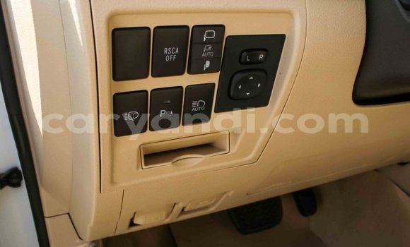Acheter Import Voiture Toyota Land Cruiser Blanc à Import - Dubai, Zambie Acheter Import Voiture Toyota Land Cruiser Blanc à Import - Dubai, Zambie