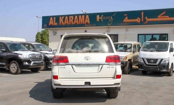 Acheter Import Voiture Toyota Land Cruiser Blanc à Import - Dubai, Zambie Acheter Import Voiture Toyota Land Cruiser Blanc à Import - Dubai, Zambie