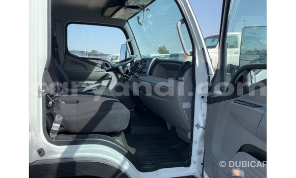 Buy Import Mitsubishi Canter White Truck in Import - Dubai in Zambia Buy Import Mitsubishi Canter White Truck in Import - Dubai in Zambia