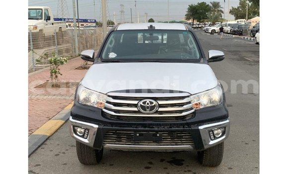 Acheter Import Voiture Toyota Hilux Noir à Import - Dubai, Zambie Acheter Import Voiture Toyota Hilux Noir à Import - Dubai, Zambie