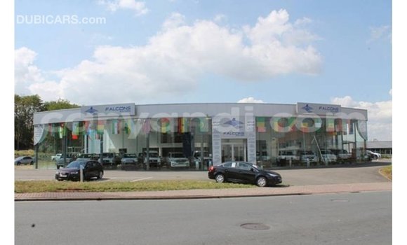 Acheter Import Voiture Toyota Hilux Blanc à Import - Dubai, Zambie Acheter Import Voiture Toyota Hilux Blanc à Import - Dubai, Zambie