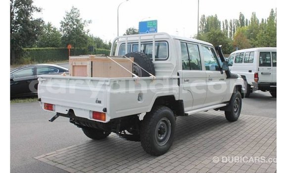 Buy Import Toyota Land Cruiser White Car in Import - Dubai in Zambia Buy Import Toyota Land Cruiser White Car in Import - Dubai in Zambia
