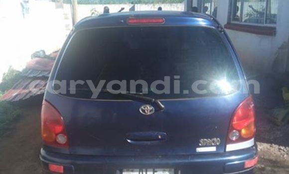 Nunua Ilio tumika Toyota Spacio Bluu Gari ndani ya Chipata nchini Zambia Nunua Ilio tumika Toyota Spacio Bluu Gari ndani ya Chipata nchini Zambia