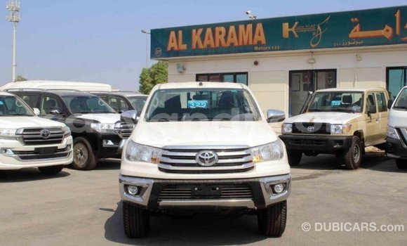 Acheter Import Voiture Toyota Hilux Blanc à Import - Dubai, Zambie Acheter Import Voiture Toyota Hilux Blanc à Import - Dubai, Zambie