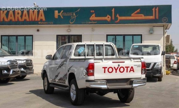 Acheter Import Voiture Toyota Hilux Blanc à Import - Dubai, Zambie Acheter Import Voiture Toyota Hilux Blanc à Import - Dubai, Zambie