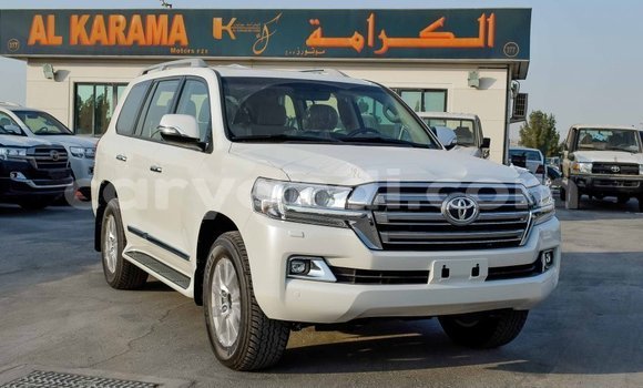 Acheter Import Voiture Toyota Land Cruiser Blanc à Import - Dubai, Zambie Acheter Import Voiture Toyota Land Cruiser Blanc à Import - Dubai, Zambie