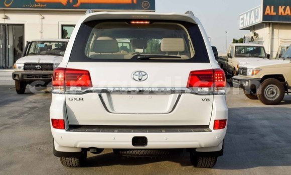 Acheter Import Voiture Toyota Land Cruiser Blanc à Import - Dubai, Zambie Acheter Import Voiture Toyota Land Cruiser Blanc à Import - Dubai, Zambie