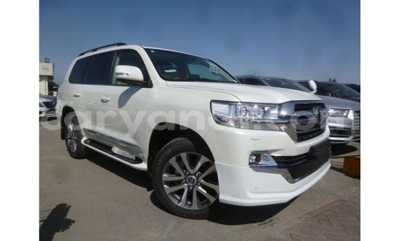 Nunua Imported Toyota Land Cruiser Nyeupe Gari ndani ya Import - Dubai nchini Zambia Nunua Imported Toyota Land Cruiser Nyeupe Gari ndani ya Import - Dubai nchini Zambia