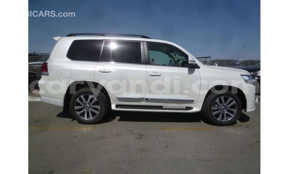 Nunua Imported Toyota Land Cruiser Nyeupe Gari ndani ya Import - Dubai nchini Zambia Nunua Imported Toyota Land Cruiser Nyeupe Gari ndani ya Import - Dubai nchini Zambia
