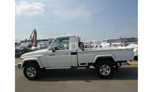 Buy Import Toyota Land Cruiser White Car in Import - Dubai in Zambia Buy Import Toyota Land Cruiser White Car in Import - Dubai in Zambia