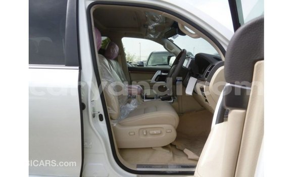 Buy Import Toyota Land Cruiser White Car in Import - Dubai in Zambia Buy Import Toyota Land Cruiser White Car in Import - Dubai in Zambia