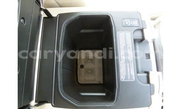 Buy Import Toyota Land Cruiser White Car in Import - Dubai in Zambia Buy Import Toyota Land Cruiser White Car in Import - Dubai in Zambia