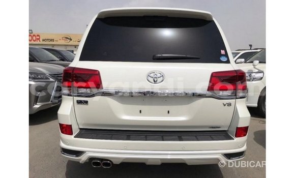 Nunua Imported Toyota Land Cruiser Nyeupe Gari ndani ya Import - Dubai nchini Zambia Nunua Imported Toyota Land Cruiser Nyeupe Gari ndani ya Import - Dubai nchini Zambia