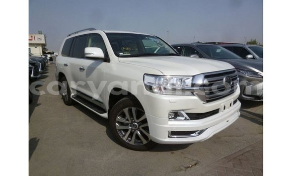 Nunua Imported Toyota Land Cruiser Nyeupe Gari ndani ya Import - Dubai nchini Zambia Nunua Imported Toyota Land Cruiser Nyeupe Gari ndani ya Import - Dubai nchini Zambia