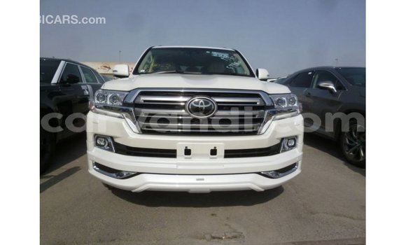 Nunua Imported Toyota Land Cruiser Nyeupe Gari ndani ya Import - Dubai nchini Zambia Nunua Imported Toyota Land Cruiser Nyeupe Gari ndani ya Import - Dubai nchini Zambia