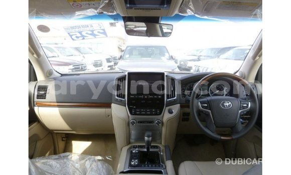 Nunua Imported Toyota Land Cruiser Nyeupe Gari ndani ya Import - Dubai nchini Zambia Nunua Imported Toyota Land Cruiser Nyeupe Gari ndani ya Import - Dubai nchini Zambia
