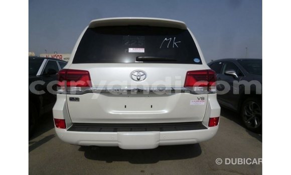 Nunua Imported Toyota Land Cruiser Nyeupe Gari ndani ya Import - Dubai nchini Zambia Nunua Imported Toyota Land Cruiser Nyeupe Gari ndani ya Import - Dubai nchini Zambia