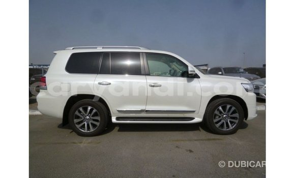 Nunua Imported Toyota Land Cruiser Nyeupe Gari ndani ya Import - Dubai nchini Zambia Nunua Imported Toyota Land Cruiser Nyeupe Gari ndani ya Import - Dubai nchini Zambia