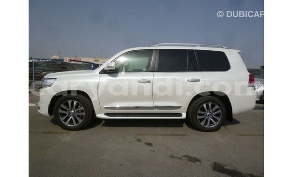Nunua Imported Toyota Land Cruiser Nyeupe Gari ndani ya Import - Dubai nchini Zambia Nunua Imported Toyota Land Cruiser Nyeupe Gari ndani ya Import - Dubai nchini Zambia