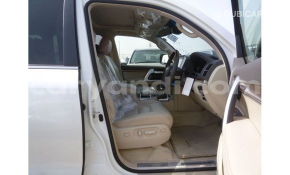 Nunua Imported Toyota Land Cruiser Nyeupe Gari ndani ya Import - Dubai nchini Zambia Nunua Imported Toyota Land Cruiser Nyeupe Gari ndani ya Import - Dubai nchini Zambia