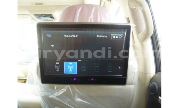 Nunua Imported Toyota Land Cruiser Nyeupe Gari ndani ya Import - Dubai nchini Zambia Nunua Imported Toyota Land Cruiser Nyeupe Gari ndani ya Import - Dubai nchini Zambia
