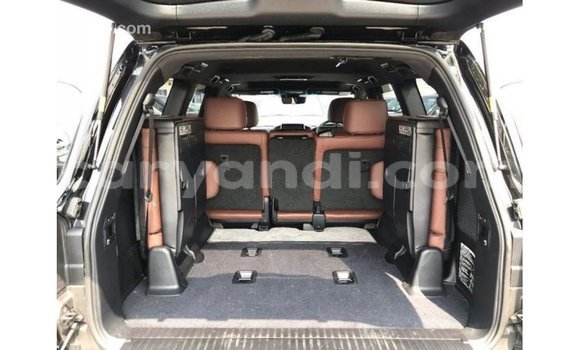 Nunua Imported Toyota Land Cruiser Nyeusi Gari ndani ya Import - Dubai nchini Zambia Nunua Imported Toyota Land Cruiser Nyeusi Gari ndani ya Import - Dubai nchini Zambia