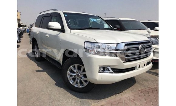 Nunua Imported Toyota Land Cruiser Nyeupe Gari ndani ya Import - Dubai nchini Zambia Nunua Imported Toyota Land Cruiser Nyeupe Gari ndani ya Import - Dubai nchini Zambia