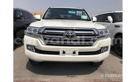 Nunua Imported Toyota Land Cruiser Nyeupe Gari ndani ya Import - Dubai nchini Zambia Nunua Imported Toyota Land Cruiser Nyeupe Gari ndani ya Import - Dubai nchini Zambia