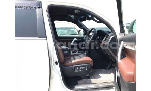 Buy Import Toyota Land Cruiser White Car in Import - Dubai in Zambia Buy Import Toyota Land Cruiser White Car in Import - Dubai in Zambia