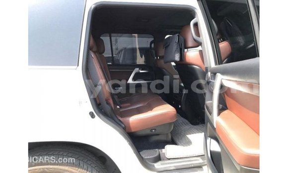 Buy Import Toyota Land Cruiser White Car in Import - Dubai in Zambia Buy Import Toyota Land Cruiser White Car in Import - Dubai in Zambia