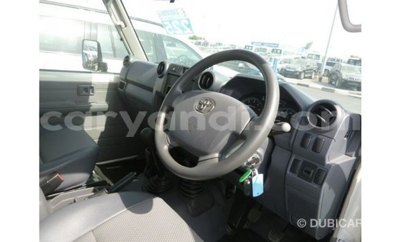 Nunua Imported Toyota Land Cruiser Nyeupe Gari ndani ya Import - Dubai nchini Zambia Nunua Imported Toyota Land Cruiser Nyeupe Gari ndani ya Import - Dubai nchini Zambia