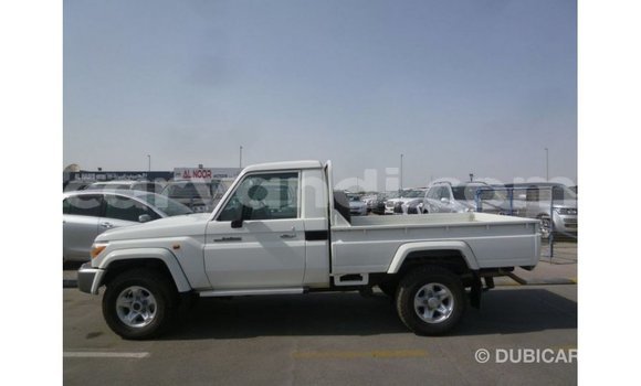 Nunua Imported Toyota Land Cruiser Nyeupe Gari ndani ya Import - Dubai nchini Zambia Nunua Imported Toyota Land Cruiser Nyeupe Gari ndani ya Import - Dubai nchini Zambia