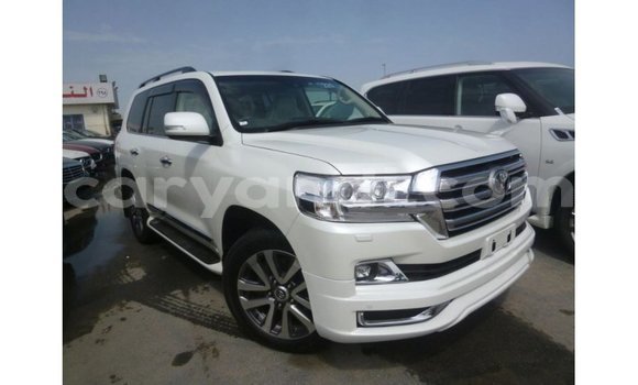 Nunua Imported Toyota Land Cruiser Nyeupe Gari ndani ya Import - Dubai nchini Zambia Nunua Imported Toyota Land Cruiser Nyeupe Gari ndani ya Import - Dubai nchini Zambia