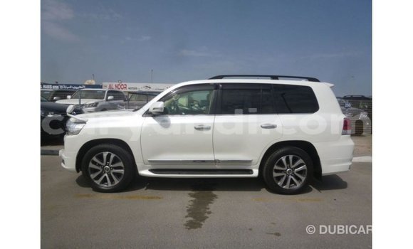 Nunua Imported Toyota Land Cruiser Nyeupe Gari ndani ya Import - Dubai nchini Zambia Nunua Imported Toyota Land Cruiser Nyeupe Gari ndani ya Import - Dubai nchini Zambia