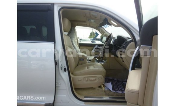 Nunua Imported Toyota Land Cruiser Nyeupe Gari ndani ya Import - Dubai nchini Zambia Nunua Imported Toyota Land Cruiser Nyeupe Gari ndani ya Import - Dubai nchini Zambia