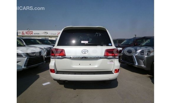 Buy Import Toyota Land Cruiser White Car in Import - Dubai in Zambia Buy Import Toyota Land Cruiser White Car in Import - Dubai in Zambia