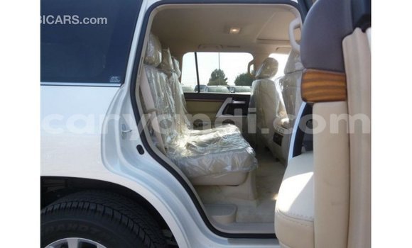 Buy Import Toyota Land Cruiser White Car in Import - Dubai in Zambia Buy Import Toyota Land Cruiser White Car in Import - Dubai in Zambia