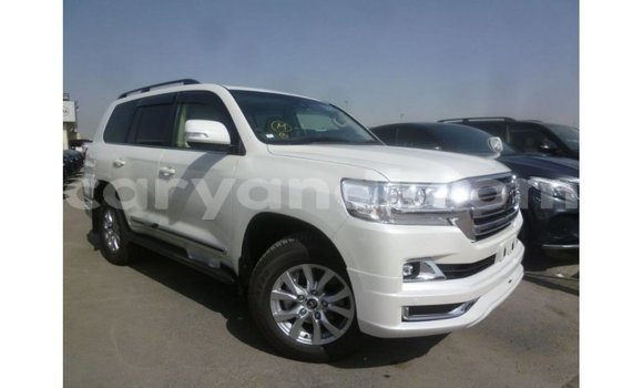 Nunua Imported Toyota Land Cruiser Nyeupe Gari ndani ya Import - Dubai nchini Zambia Nunua Imported Toyota Land Cruiser Nyeupe Gari ndani ya Import - Dubai nchini Zambia