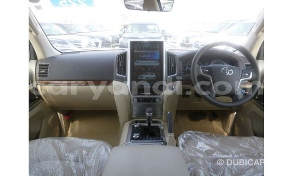 Nunua Imported Toyota Land Cruiser Nyeupe Gari ndani ya Import - Dubai nchini Zambia Nunua Imported Toyota Land Cruiser Nyeupe Gari ndani ya Import - Dubai nchini Zambia