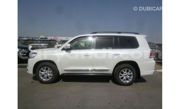 Nunua Imported Toyota Land Cruiser Nyeupe Gari ndani ya Import - Dubai nchini Zambia Nunua Imported Toyota Land Cruiser Nyeupe Gari ndani ya Import - Dubai nchini Zambia