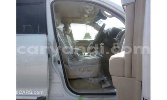 Nunua Imported Toyota Land Cruiser Nyeupe Gari ndani ya Import - Dubai nchini Zambia Nunua Imported Toyota Land Cruiser Nyeupe Gari ndani ya Import - Dubai nchini Zambia