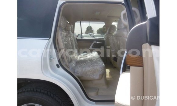 Nunua Imported Toyota Land Cruiser Nyeupe Gari ndani ya Import - Dubai nchini Zambia Nunua Imported Toyota Land Cruiser Nyeupe Gari ndani ya Import - Dubai nchini Zambia