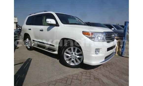 Buy Import Toyota Land Cruiser White Car in Import - Dubai in Zambia Buy Import Toyota Land Cruiser White Car in Import - Dubai in Zambia