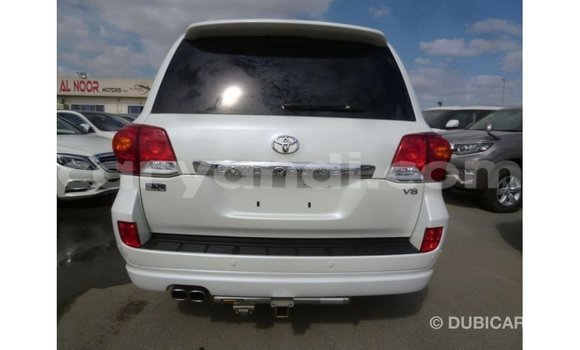 Buy Import Toyota Land Cruiser White Car in Import - Dubai in Zambia Buy Import Toyota Land Cruiser White Car in Import - Dubai in Zambia