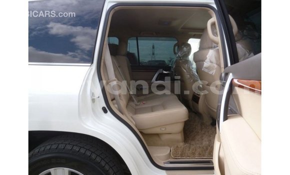 Buy Import Toyota Land Cruiser White Car in Import - Dubai in Zambia Buy Import Toyota Land Cruiser White Car in Import - Dubai in Zambia